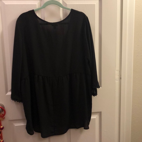 NWT. Torrid black top. - Picture 2 of 8